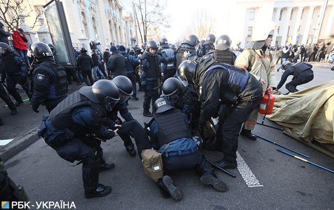 У Києві на Інститутській помер учасник акції протесту: спливли несподівані деталі