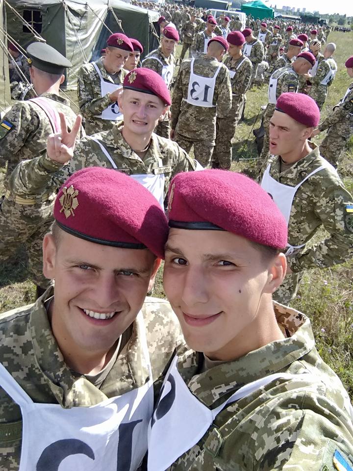 Тяжкопоранений 24-річний воїн потребує допомоги (фото)