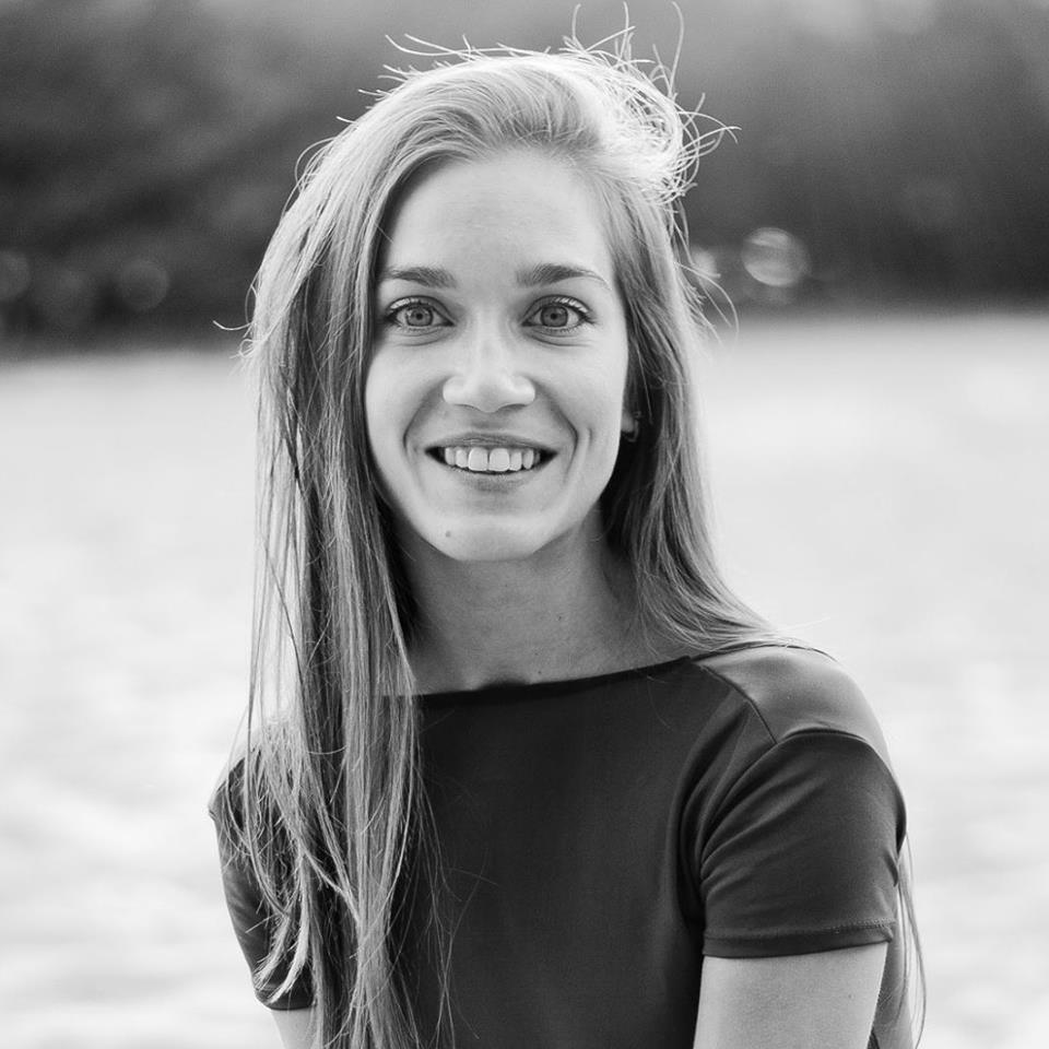 В Днепре известная балерина упала со сцены: подробности инцидента (фото)