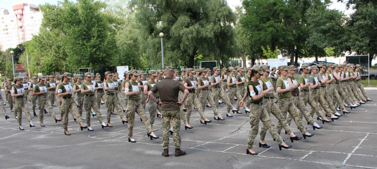 Що за божевільна ідея? У Міноборони розгорається скандал через "підбори"