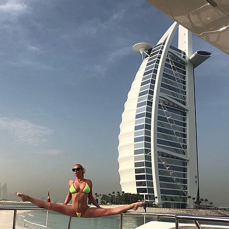 Волочкова отправилась отдыхать, оставив дочь с новым бойфрендом (фото)