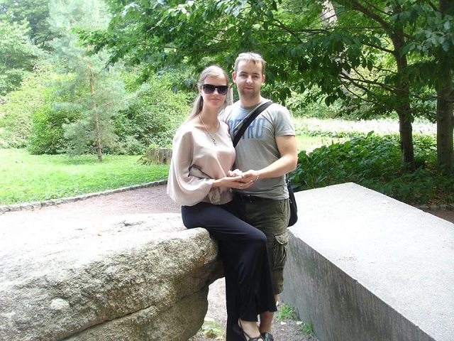 Втратила зір, але не здалася: українська журналістка зворушила своєю історією