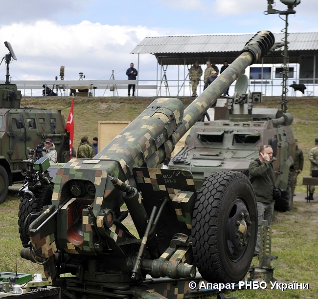 Порошенко передал украинским военным новое отечественное вооружение