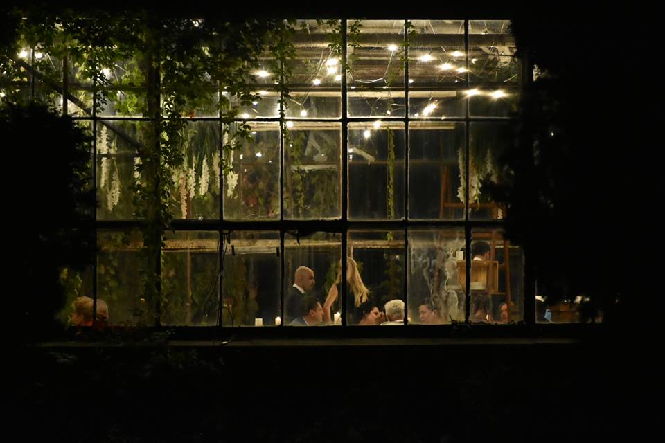 Нардеп Лещенко женился: фото с закрытой свадьбы