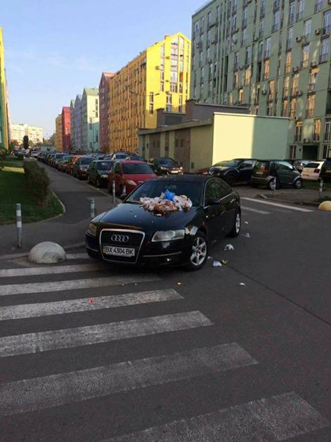 Жителі Києва придумали, як боротися з "героями паркування"