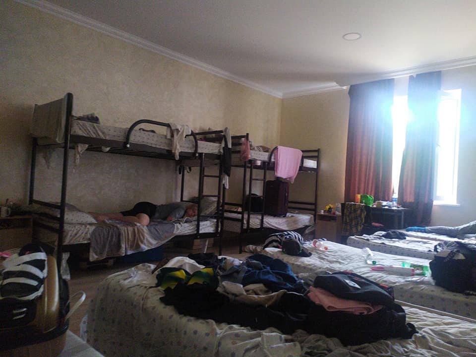 Скандал в детском лагере под Херсоном: воспитатель кулаками решал конфликт с ребенком