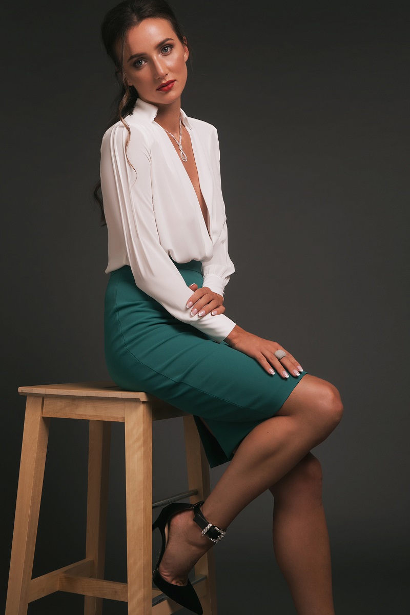 Гімнастка Ганна Різатдінова показала розкішні форми у стильній fashion-зйомці