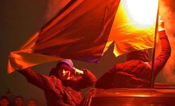 &quot;Памяти павших&quot;: футбольные ультрас вдохновили сборную Украины Маршем Единства