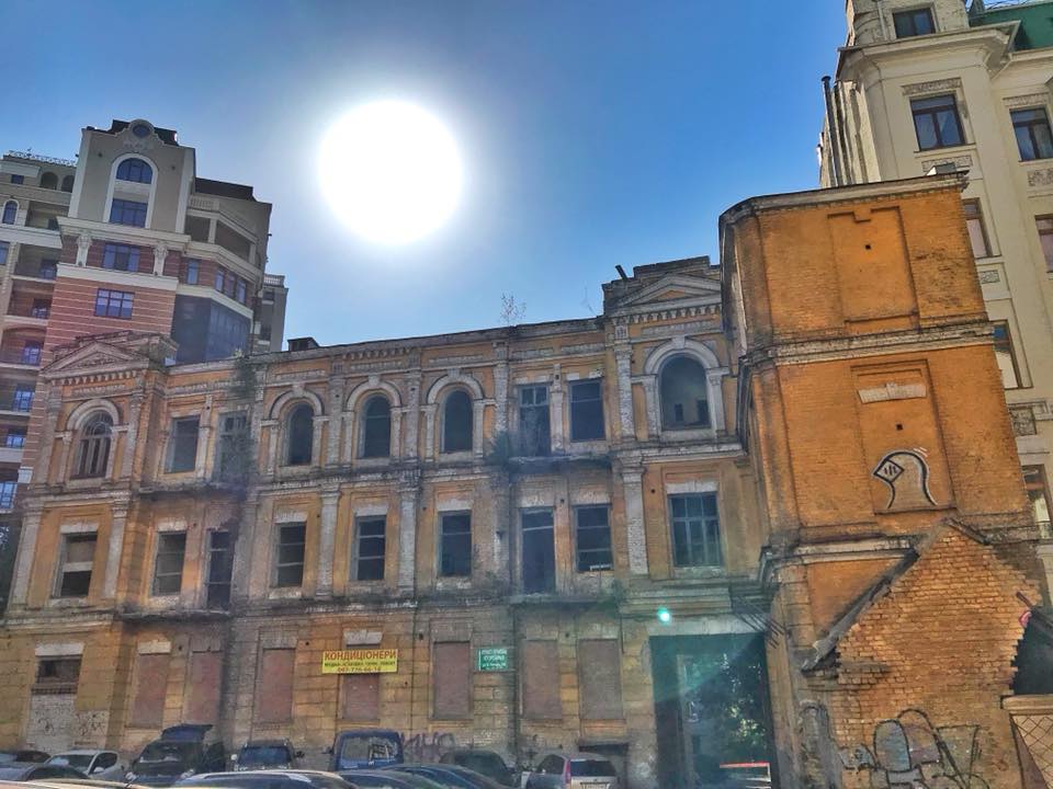 &quot;Знищення нашого минулого&quot;: п'ять унікальних будинків Києва, які знаходяться під загрозою руйнування