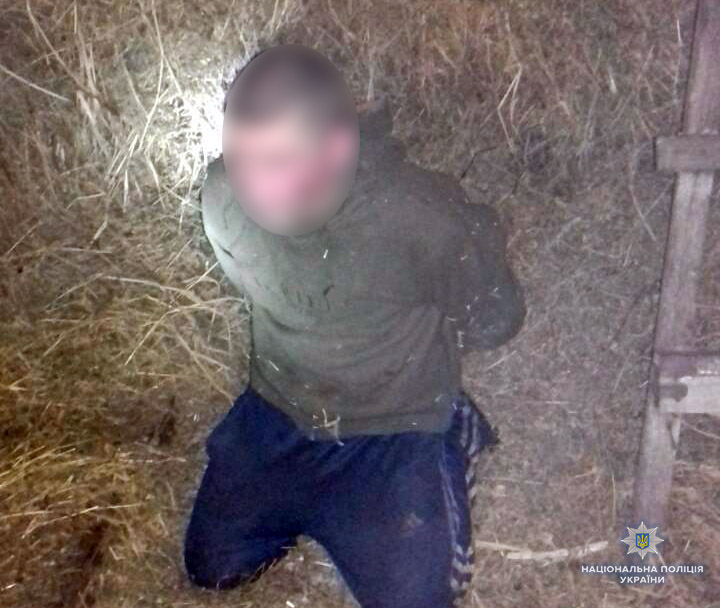 У Хмельницькій області злочинець босоніж по полях тікав від "копів"