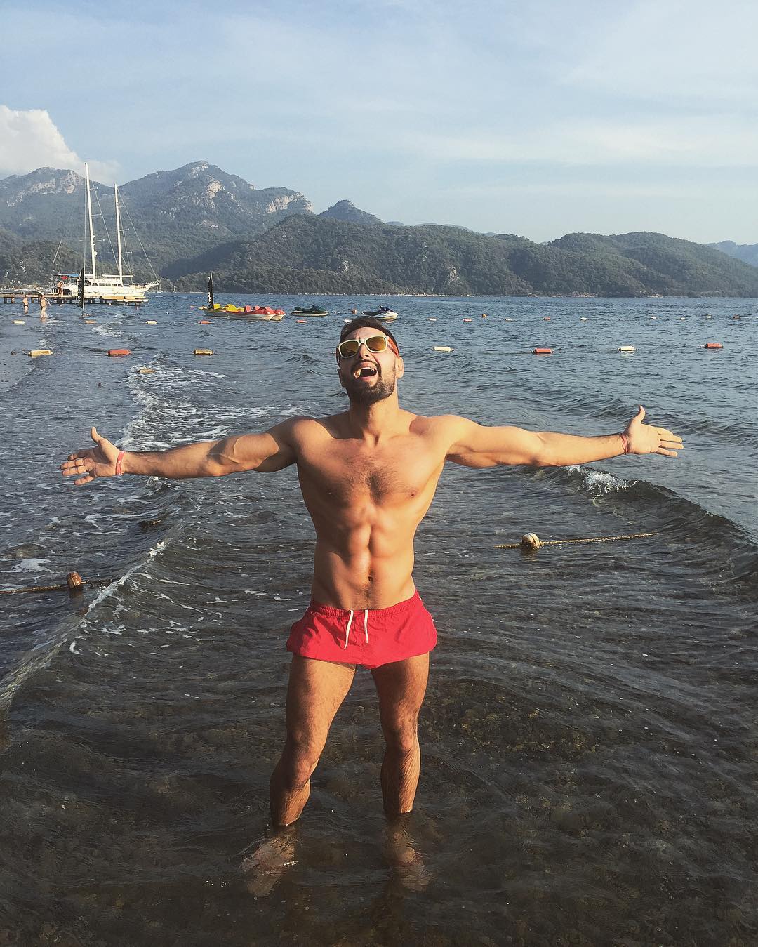 Козловський нарешті виїхав з України