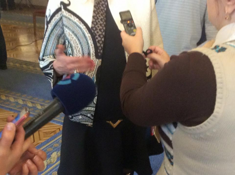 "Не заздріть": в мережі показали, скільки витрачає депутат "воюючої країни" на одне вбрання