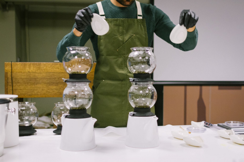 Вищий пілотаж: українець став чемпіоном із заварювання чаю