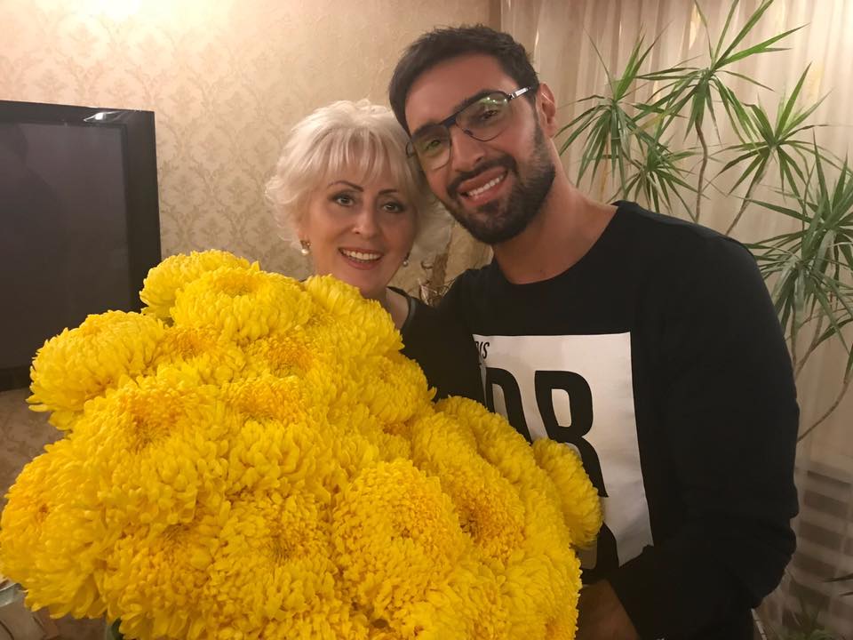 "Путинизм головного мозга": украинский певец засветился со скандальной Штепой