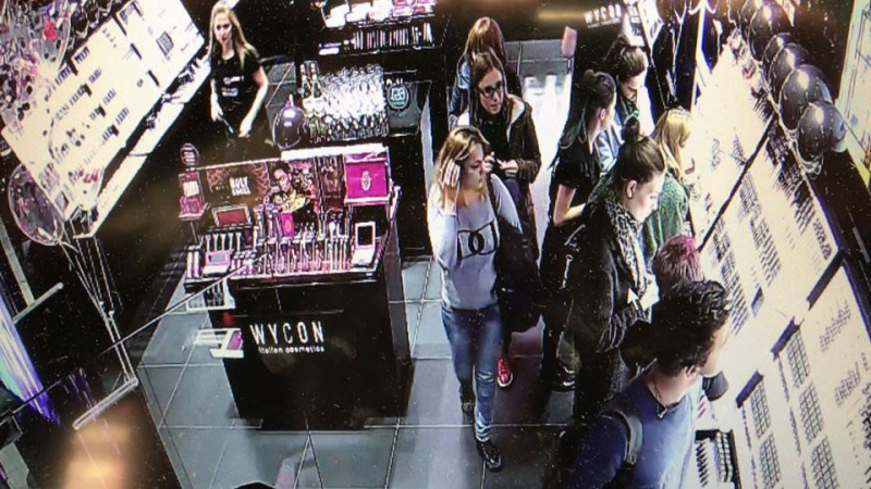 В торговых центрах Киева активизировались воровки (видео)