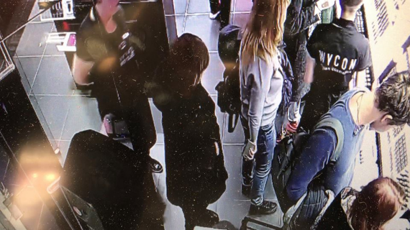 В торгових центрах Києва активізувалися злодійки (відео)