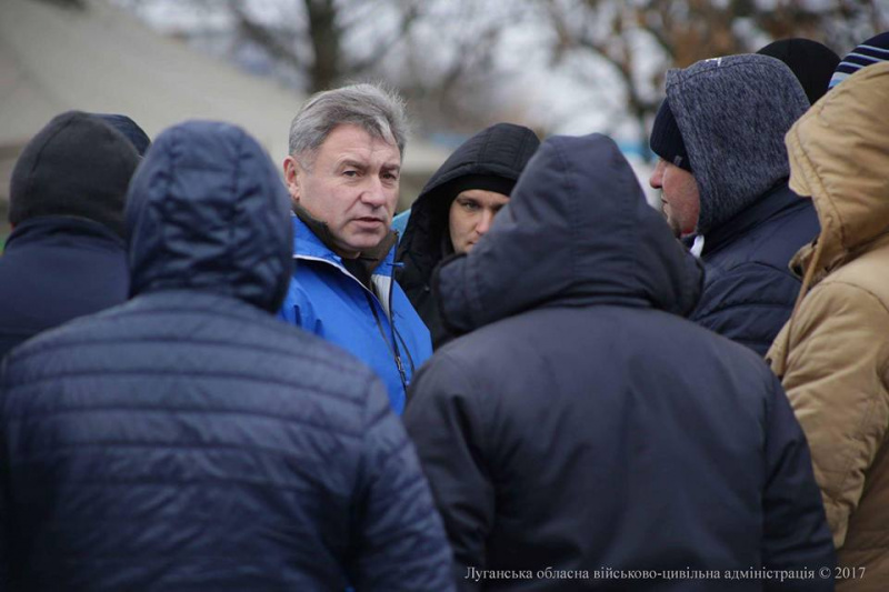 &quot;Каждый раз начинает сводить зубы&quot;: в сети показали, как жители Донбасса проходят пункт пропуска в Станице Луганской