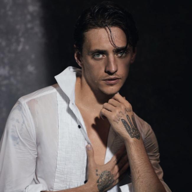 &quot;А вы станцуйте на Донбассе&quot;: известный украинский танцор заявил о желании объединить Украину и Россию (видео)