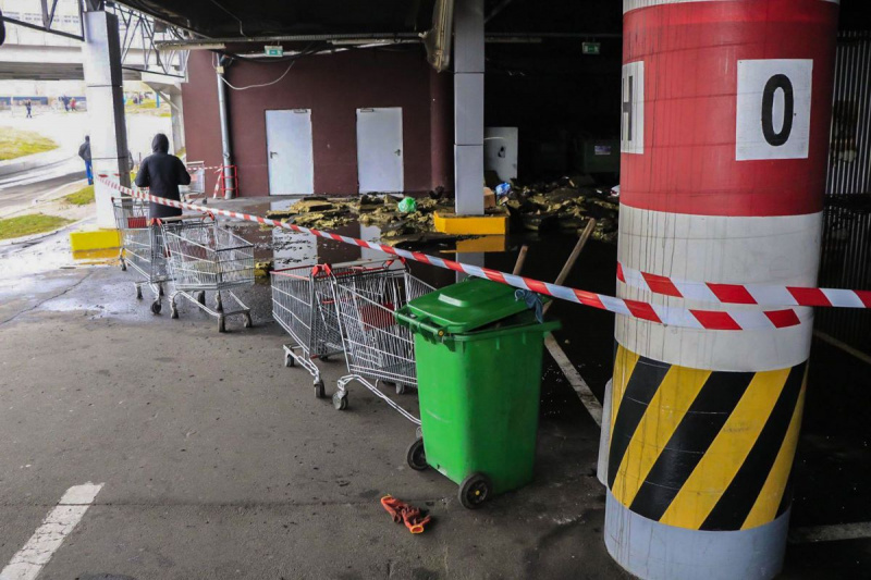 В Киеве произошел пожар в популярном гипермаркете: появились подробности инцидента