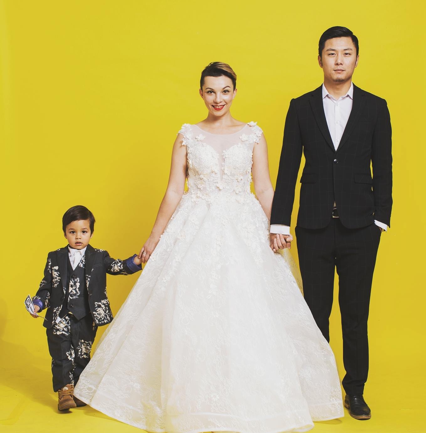 "Шоколада не ешь, потому что ребенок будет темный": украинка рассказала, как рожала в Китае