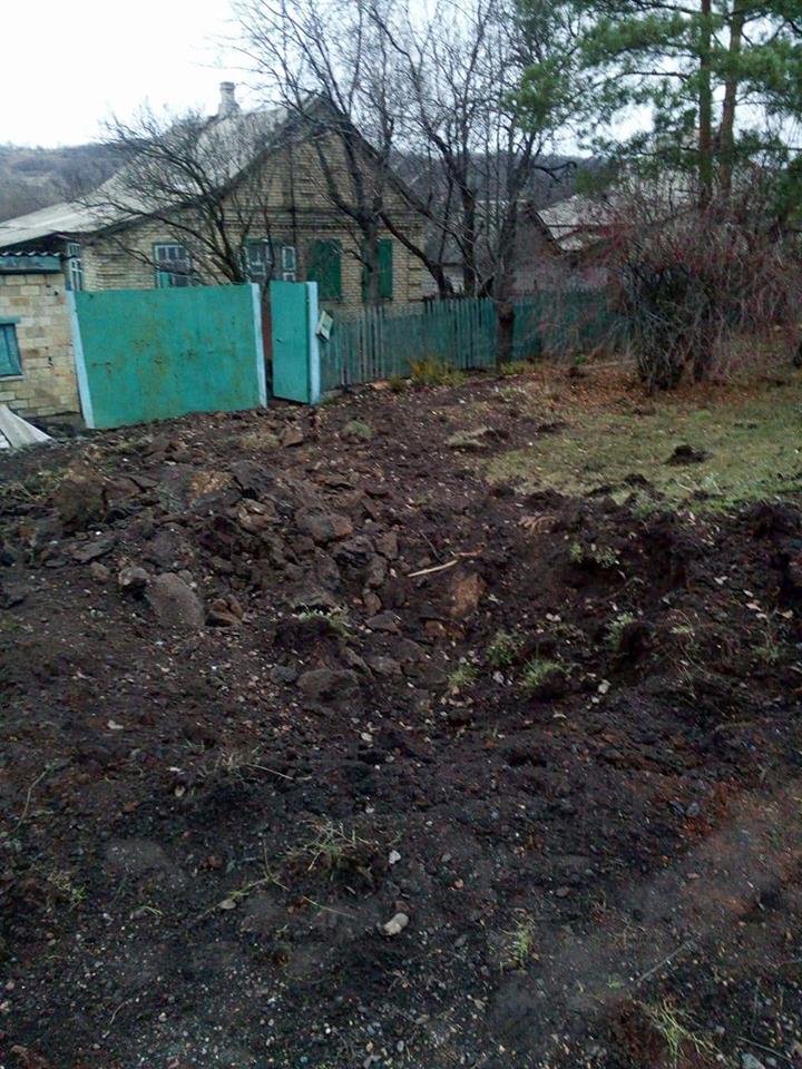 &quot;Воронки в человеческий рост&quot;: в сети показали, во что боевики превратили Бахмутку