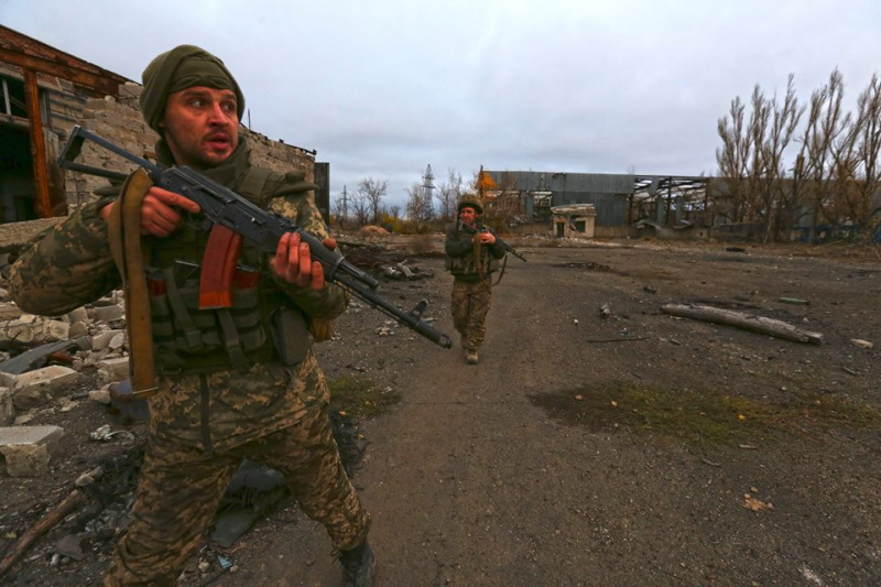 Бездомні коти і повна розруха: в мережі показали фото авдіївської "промки"