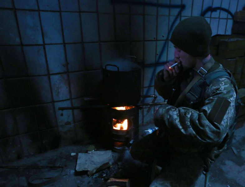 Бездомні коти і повна розруха: в мережі показали фото авдіївської "промки"