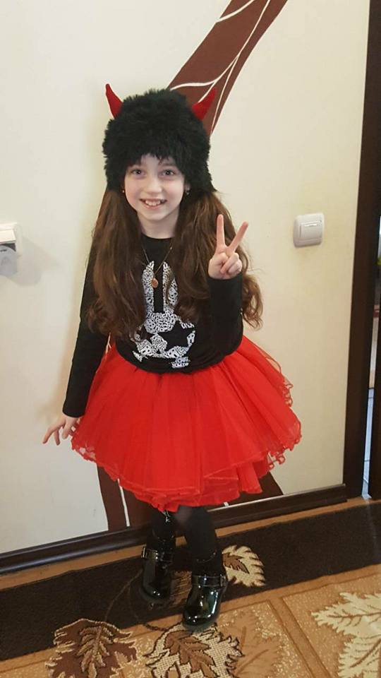 Прохання про допомогу: у мережі просять допомогти 9-річній Діані, якій терміново потрібна операція