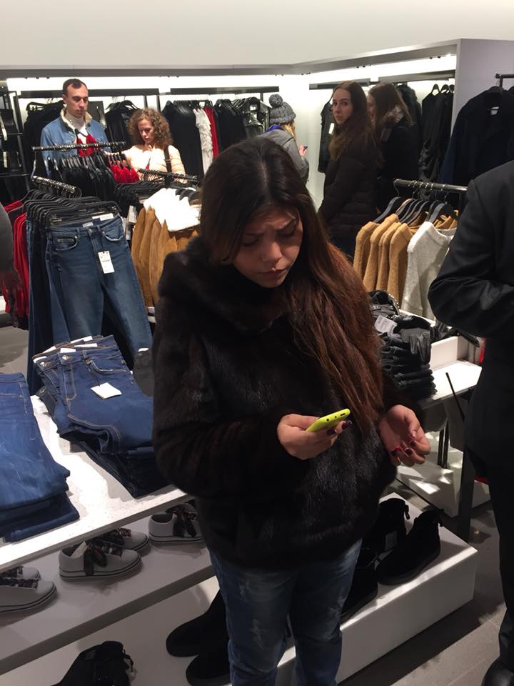 "Скоро машину покупать": в Киеве "засекли" "беременную" воровку в норковой шубе