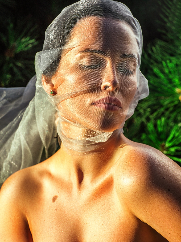 Даша Астафьева презентовала чувственное видео