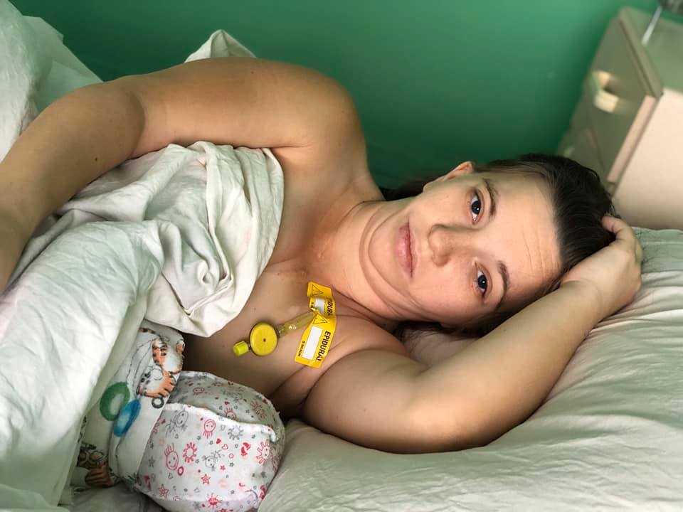 В Днепре уникальная роженица стала мамой здоровой малышки: трогательные фото