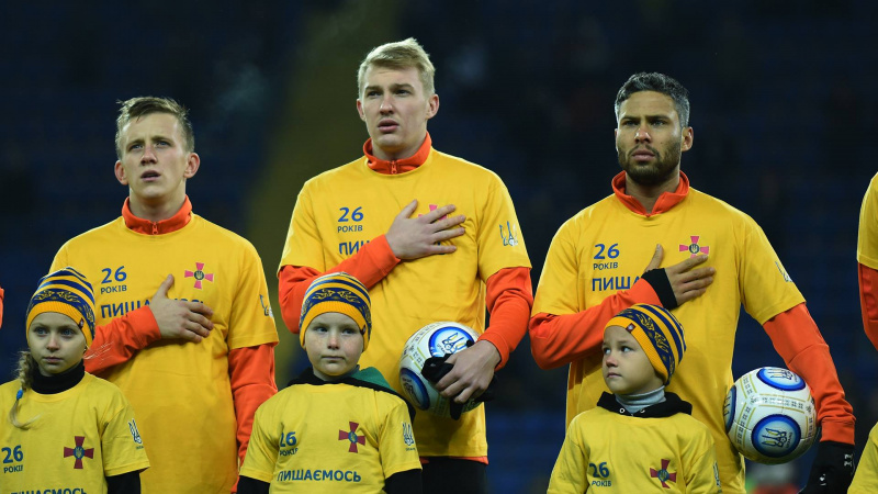 &quot;Гордимся&quot;: футболисты &quot;Шахтера&quot; после скандала вышли на поле в патриотичных футболках