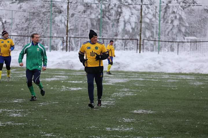 Во Львове ветераны "Карпат" сыграли матч с волонтерами и бойцами АТО (фото)