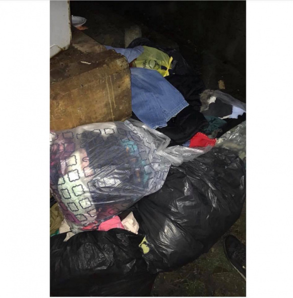 У Полтаві подарунки для дітей з інтернату до Дня Святого Миколая викинули в сміття