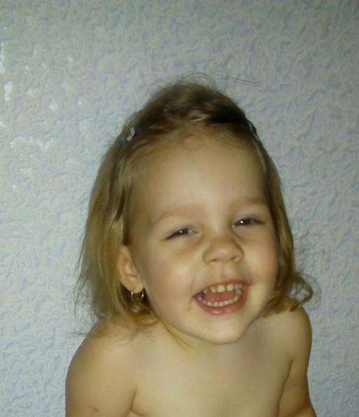 "Устроила театр": в сети рассказали, как прошли похороны погибшей девочки из Желтых Вод