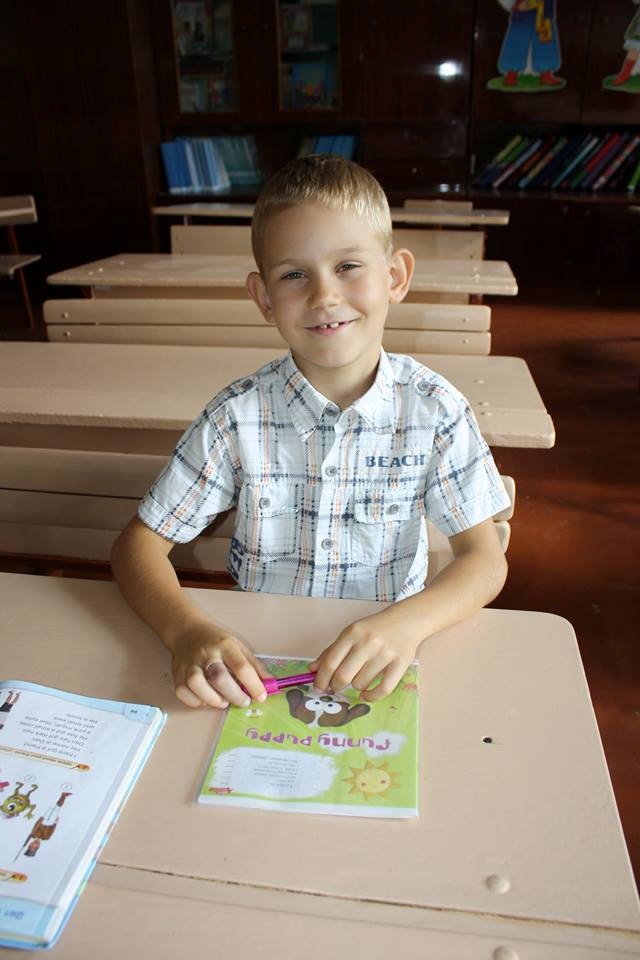 Украинцев просят помочь самому героическому ребенку 