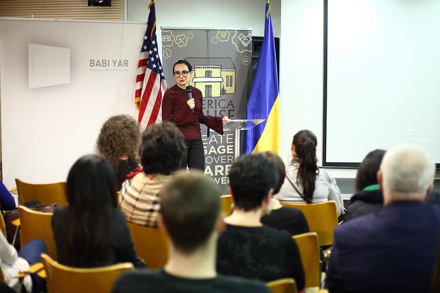 &quot;СРСР робив усе, щоб про це замовчати&quot;: у Києві показали фільм про українців, які рятували євреїв під час Голокосту