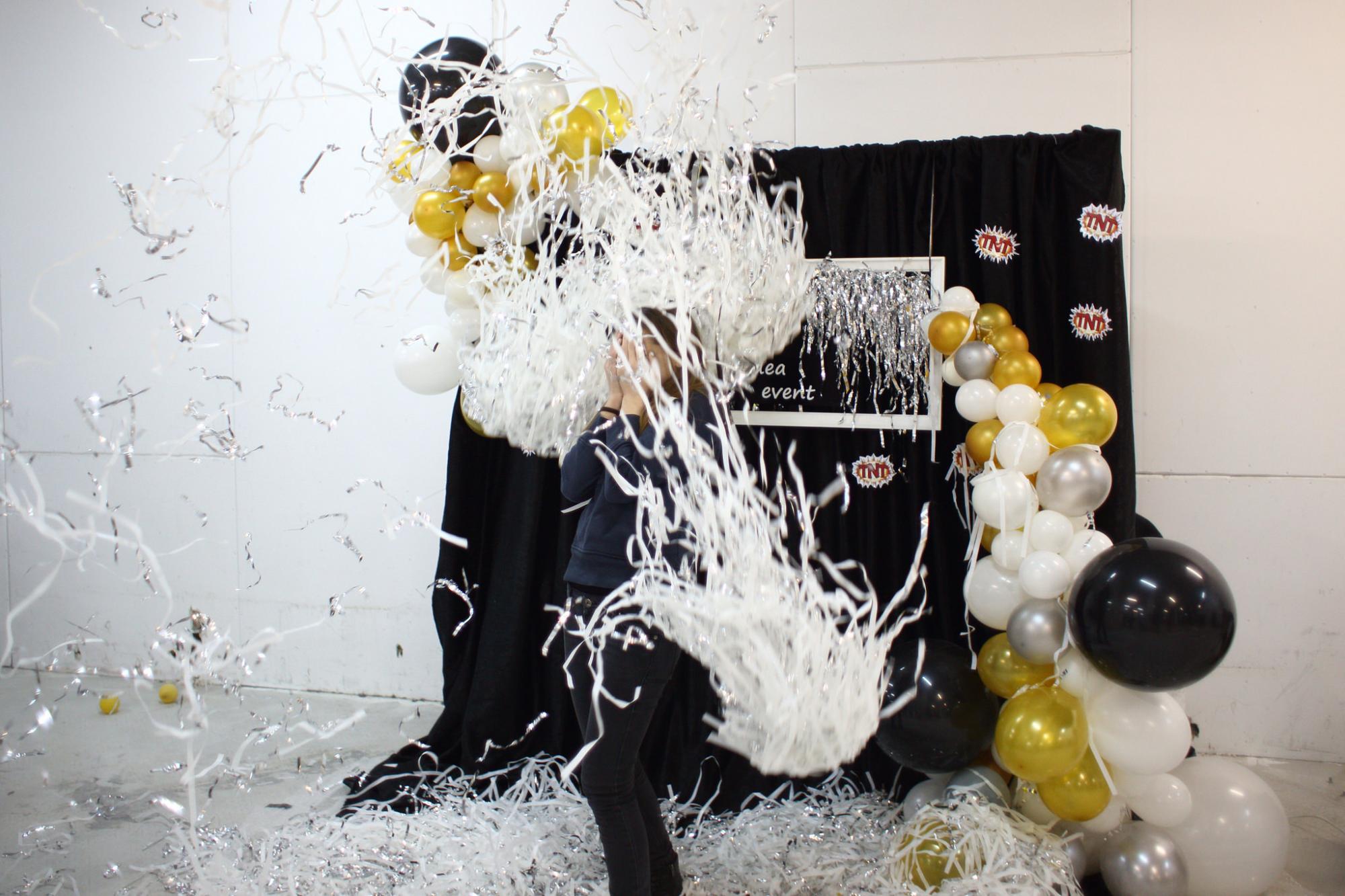 Ходьба по канатам, битье тарелок и другие активности: как в Киеве прошел "Антистресс Фест" (фоторепортаж)