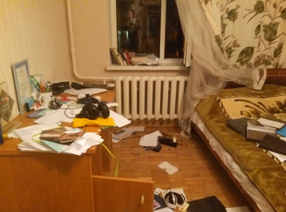 Забрали технику, документы и деньги: в Киеве ограбили известную девушку-АТОшницу