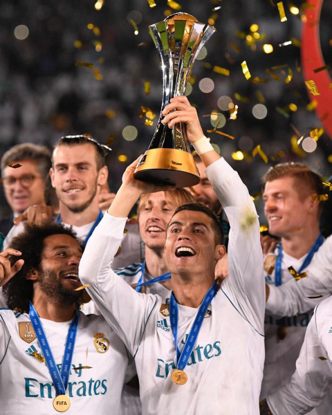 Месси или Роналду: кто из легендарных футболистов зарабатывает больше