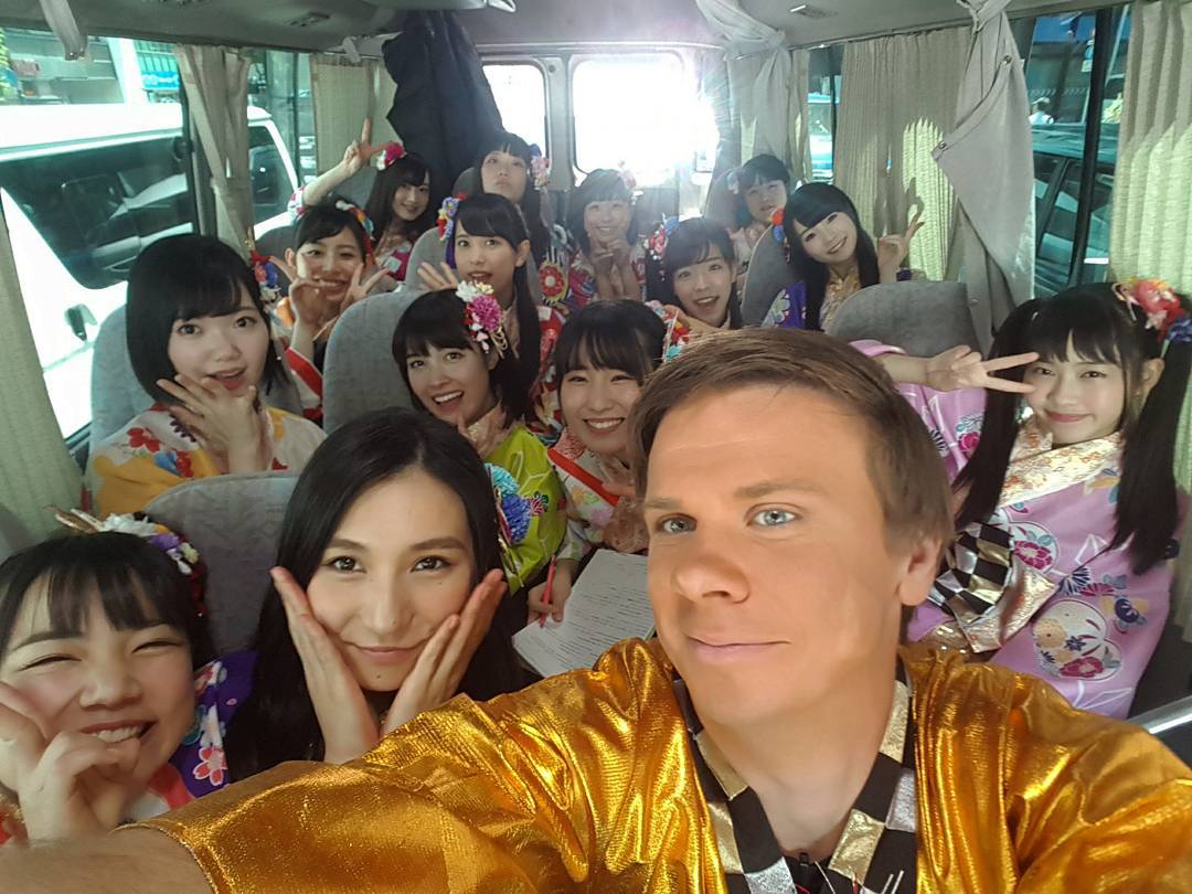 Комаров, Япония