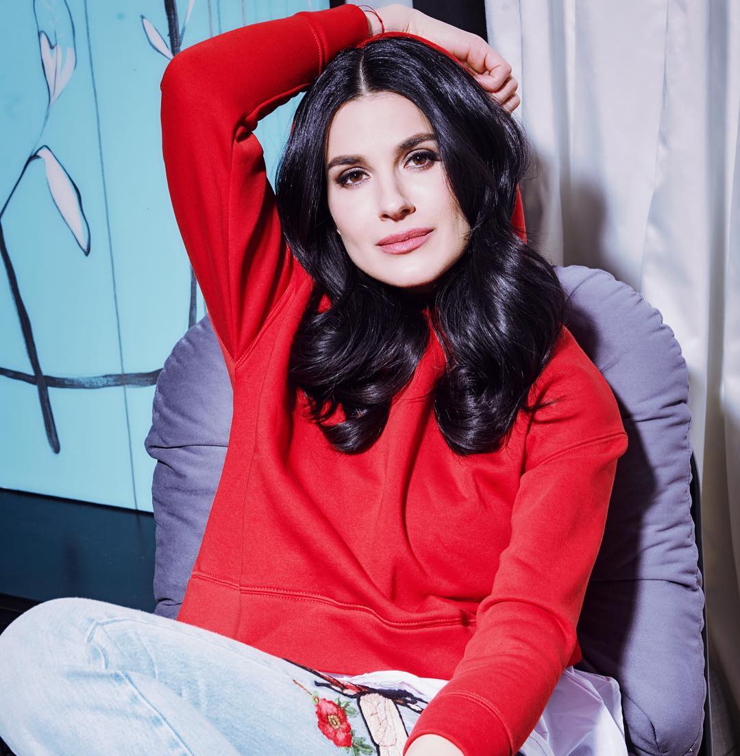 &quot;Найслухняніші дочки&quot;: Маша та Ліза Єфросиніни влаштували мамі сюрприз до ювілею (фото)