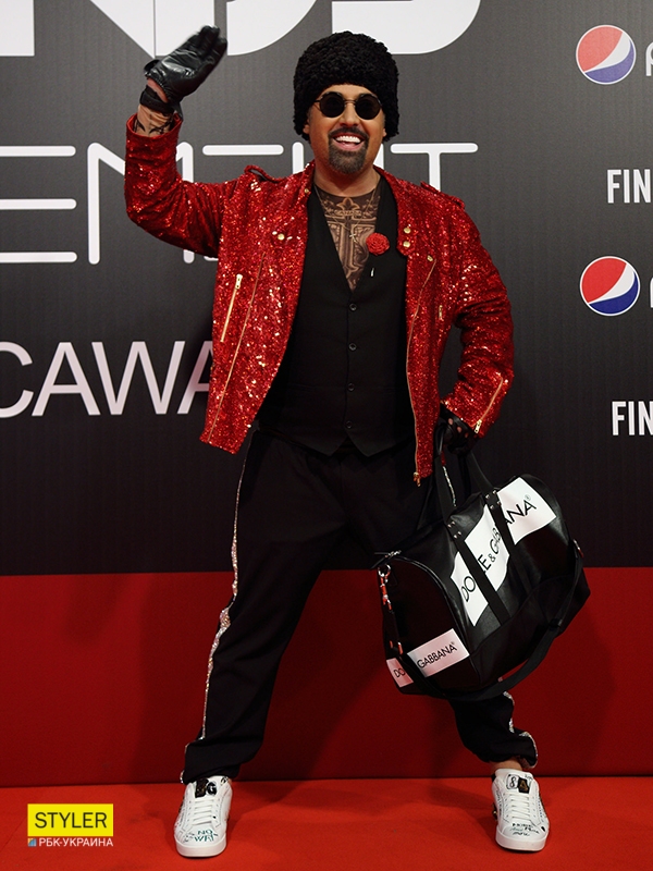 М1 Music Awards 2017: звезды на красной дорожке премии (фоторепортаж)