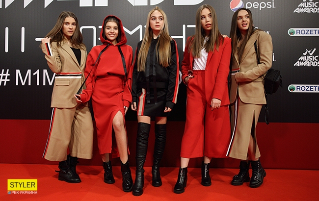 М1 Music Awards 2017: звезды на красной дорожке премии (фоторепортаж)