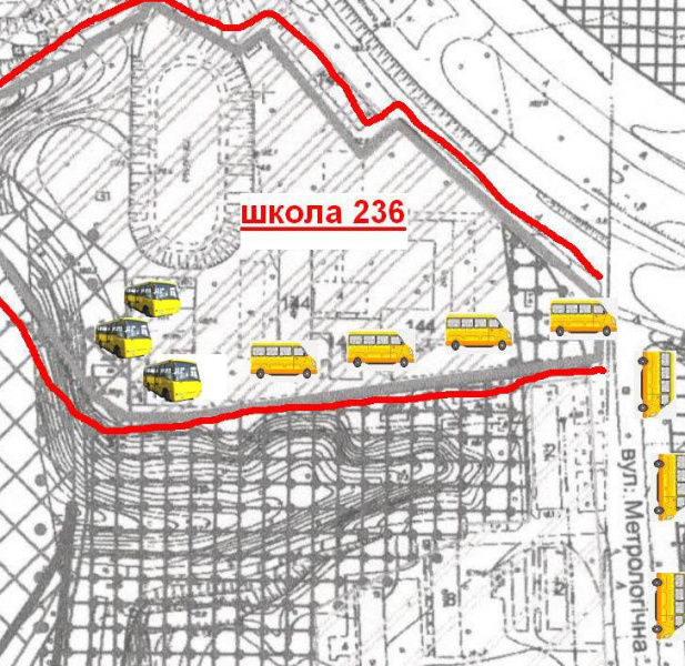 &quot;Думал, меня не удивить&quot;: в Киеве на территории школы устроили СТО для маршруток