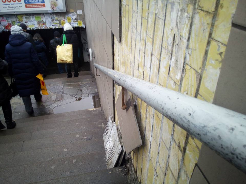 "У себя на кухне так же сделали?": в сети возмутились ремонтом подземного перехода в Киеве