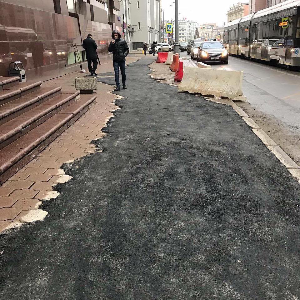 &quot;Повезло городу&quot;: в сети подняли на смех &quot;благоустройство Москвы&quot;