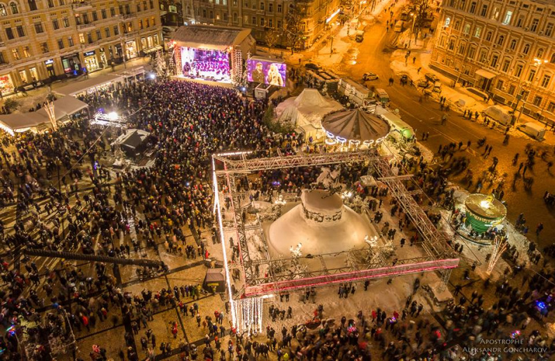 Главную елку Украины показали с высоты птичьего полета (впечатляющие фото)