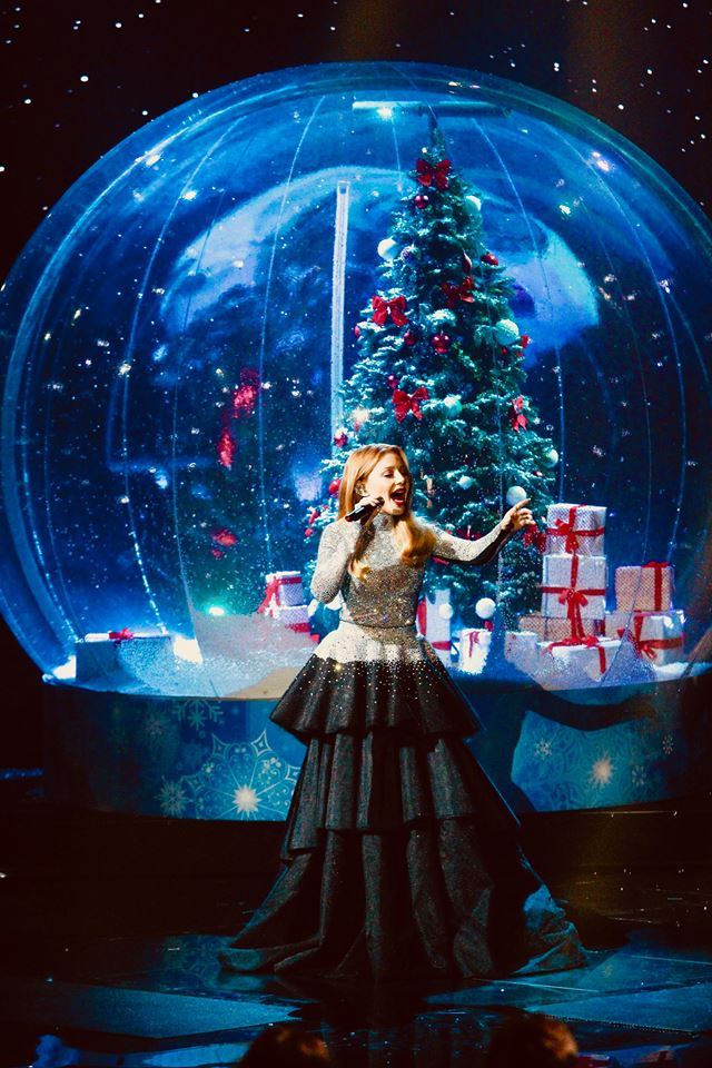 &quot;Хто Миколая любить&quot;: Кароль проникновенно исполнила знаменитую колядку