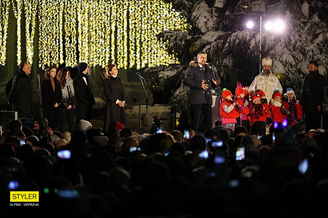 Открытие елки в Киеве: появились впечатляющие фото новогодней красавицы (фоторепортаж)